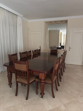 Mesa de comedor de madera para 12 extensible