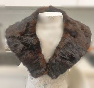 Cuellos de piel auténtica marrón