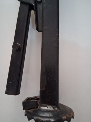 Gato Coche Antiguo + Llaves Rueda 19 y 20