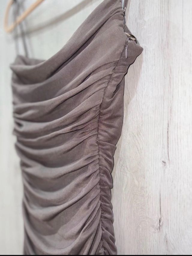 Vestido largo marrón drapeado