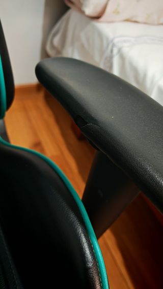 Silla Gaming Nacon Negra y Turquesa