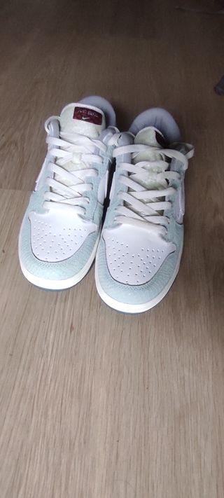Nike Dunk Low LX Year of the Dragon