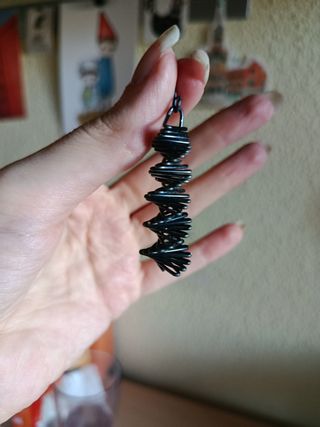 Pendientes largos espiral negros
