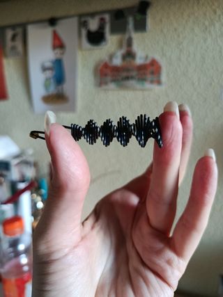 Pendientes largos espiral negros