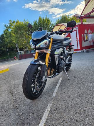 Triumph Speed Triple 1200 RS 