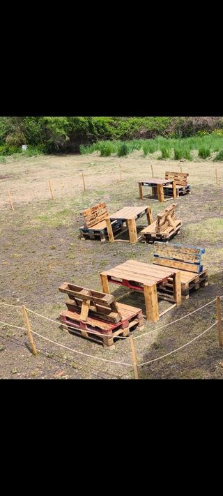 Banco y mesa de palets de madera
