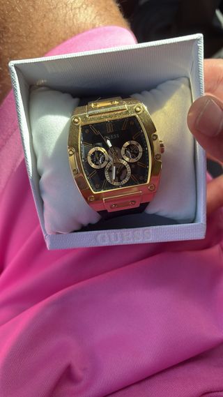 Reloj Guess Dorado y Negro
