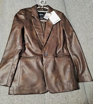 Blazer efecto piel Pull&Bear marrón