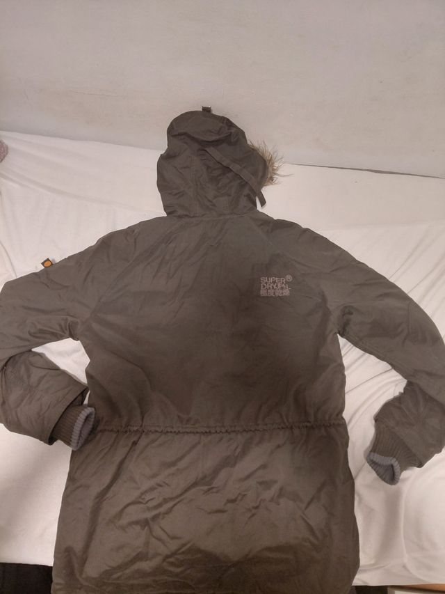 Chaqueta Superdry verde militar con capucha