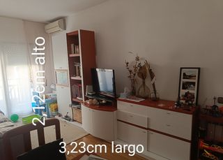 Mueble de comedor madera y cristal
