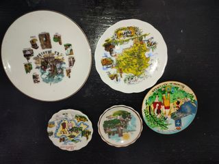 Lote de 5 platos de recuerdo