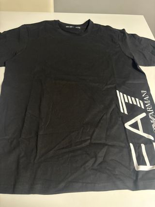 Camiseta EA7 Negra Nueva
talla L-XL 
