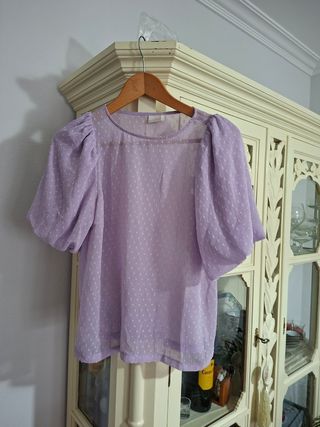 Blusa NÜMPH lila con Mangas Abullonadas
