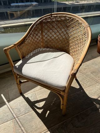 Conjunto de 4 sillas de mimbre estilo ratán