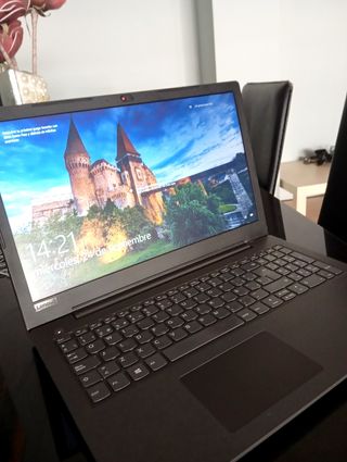 Ordenador portátil Lenovo V130-15iKB 