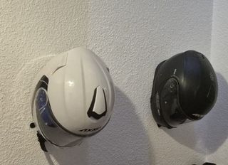 Soporte pared casco y llaves