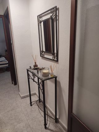 Mueble de entrada cristal y metal negro