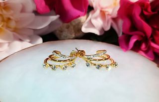 Aros triples chapados en oro con circonitas