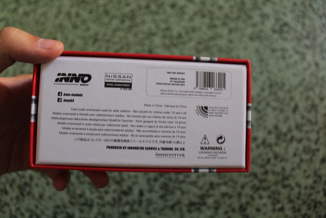 Inno64 Nissan GTR R35 Edición Navidad 2024