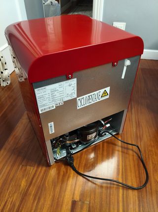 Nevera Cecotec Roja 