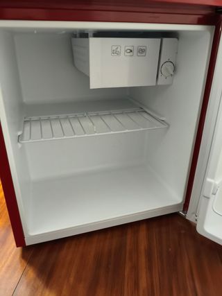 Nevera Cecotec Roja 