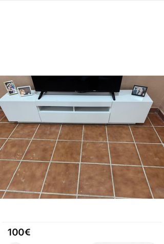 Mueble de salón blanco