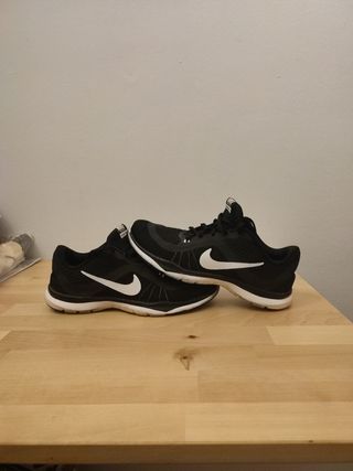 Bambas Zapatillas Nike Negras talla 38 training