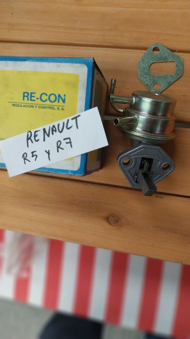 Varias Bombas de combustible para coches clásicos