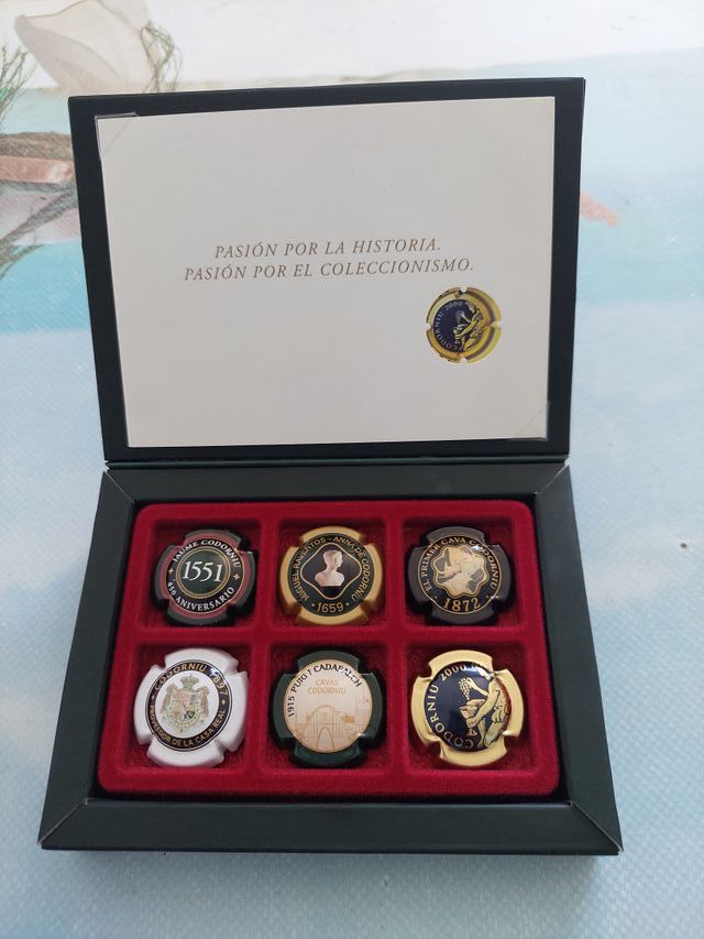 Collezione Codorníu 6 corone metalliche