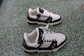 Zapatos Louis Vuitton Talla 36.5 para niños