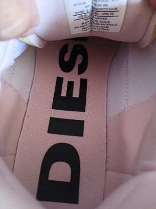 Zapatillas Diesel, Sin estrenar