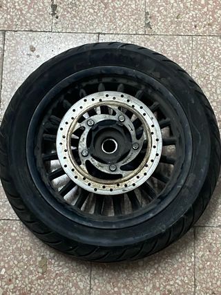 Cerchi Beverly 300 con gomme