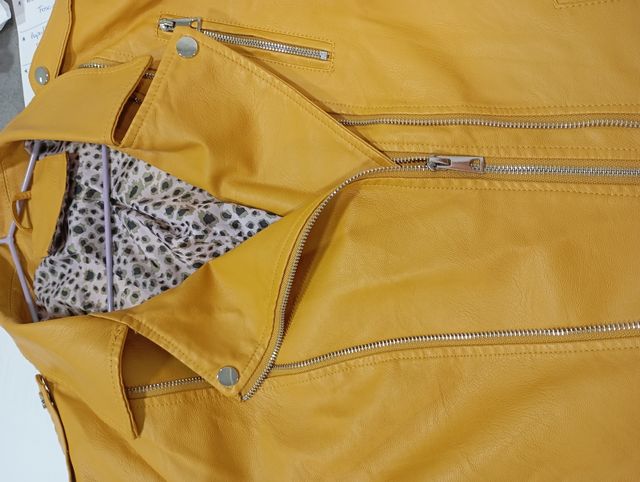 Chaqueta Motera Poliéster color mostaza