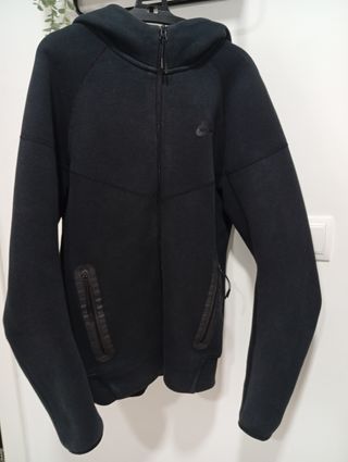 Chaqueta Nike Negra con Cremallera