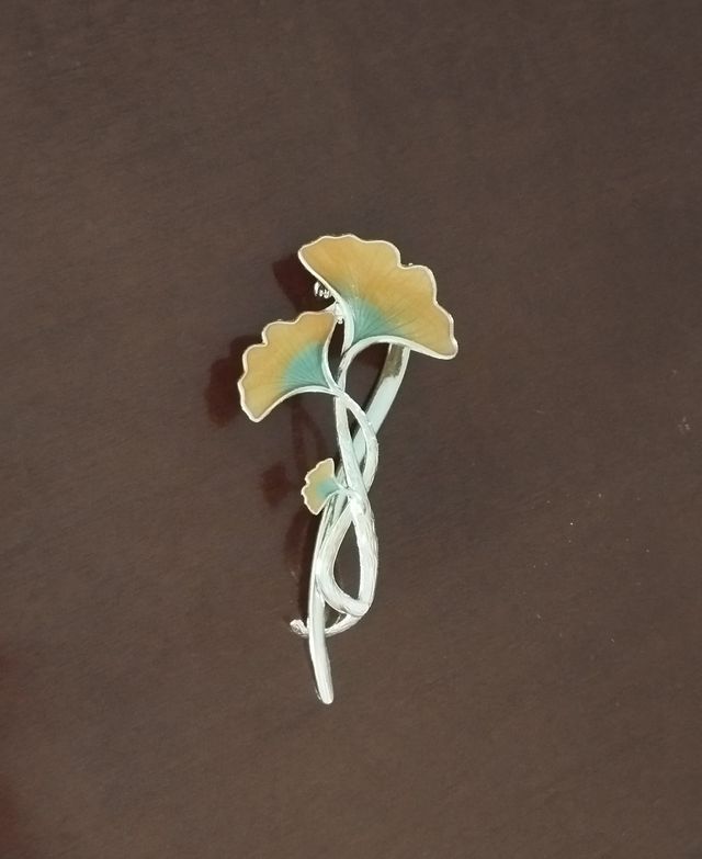 Pinza pelo hoja ginko