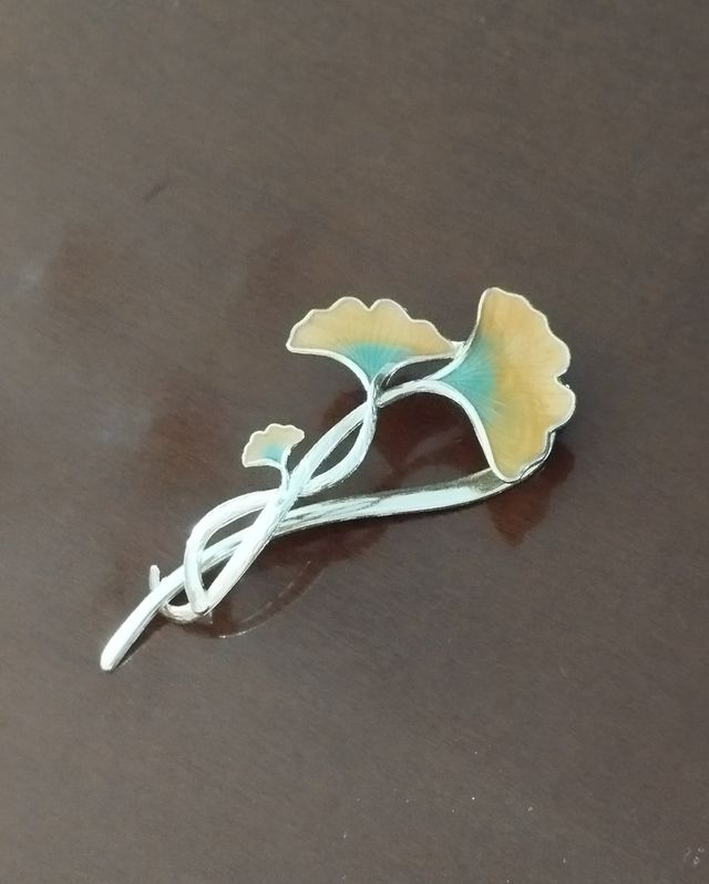 Pinza pelo hoja ginko