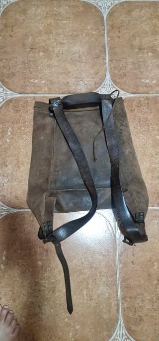 MOCHILA DE CUERO 