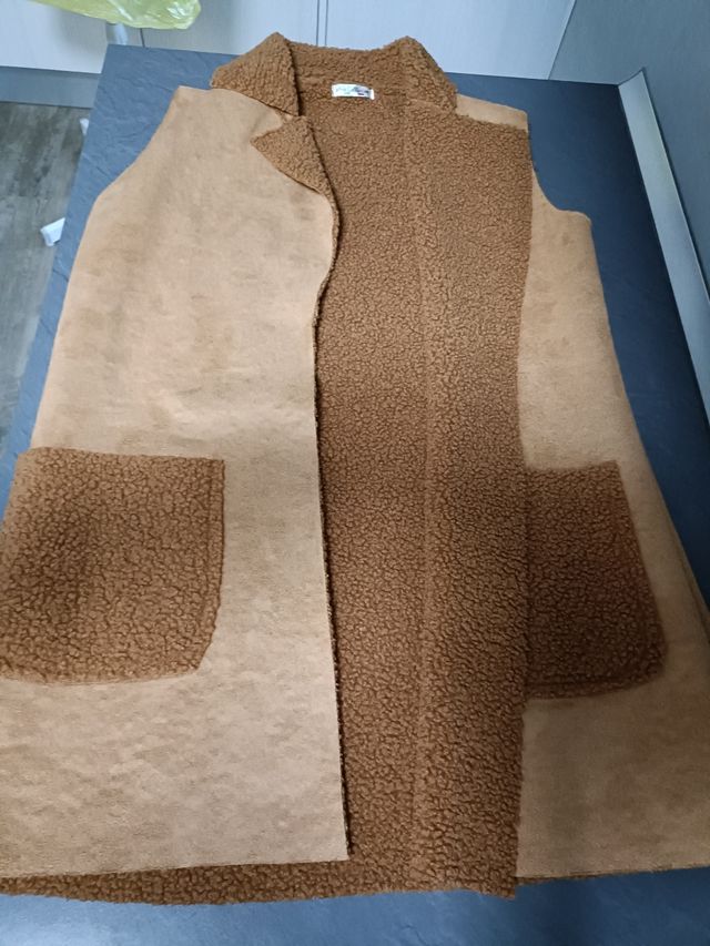 Abrigo borrego beige y marrón