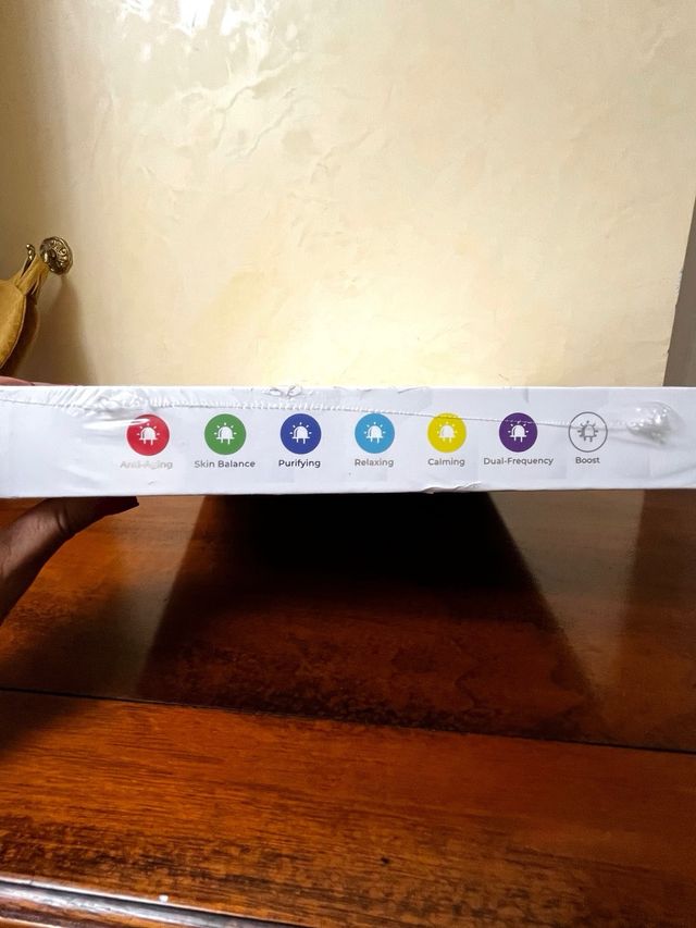 AFFARE!! Maschera LED Viso/Collo Nourished NUOVA!!