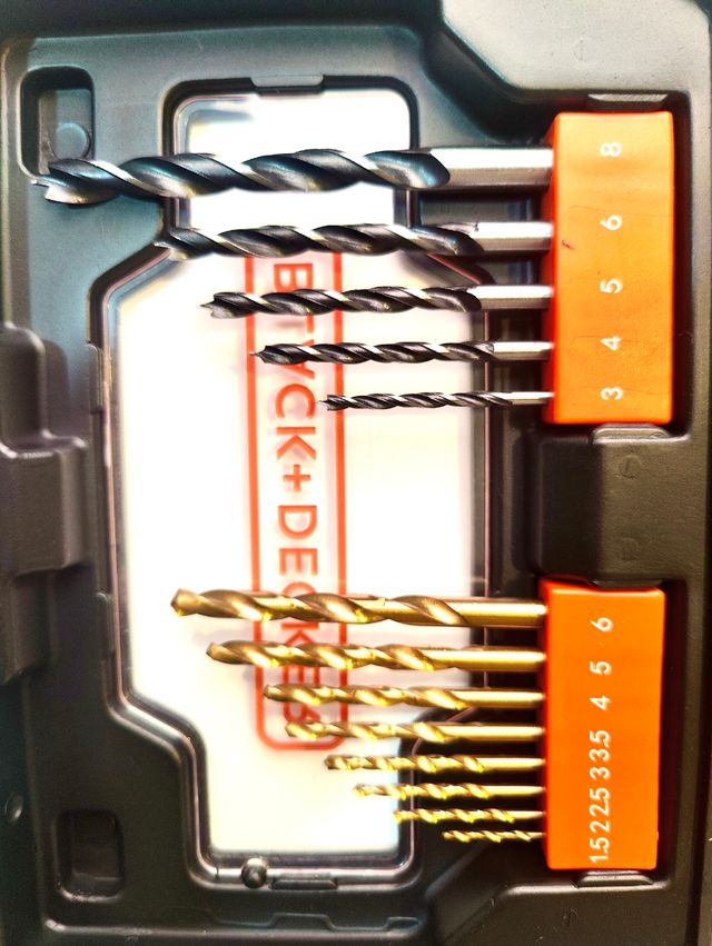 Maletín de brocas BLACK+DECKER