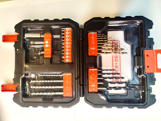Maletín de brocas BLACK+DECKER
