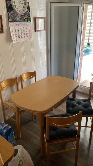 Mesa de cocina madera con 4 sillas y cajón