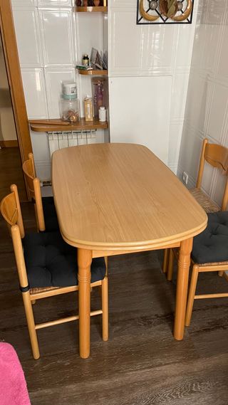 Mesa de cocina madera con 4 sillas y cajón