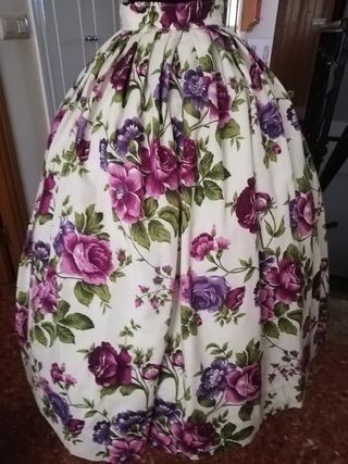 Falda regional floral nueva