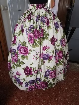 Falda regional floral nueva