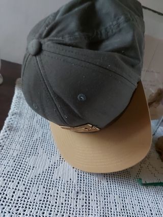 Cappello DC Shoes beige e verde