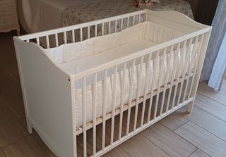 Cuna de bebé + colchón 