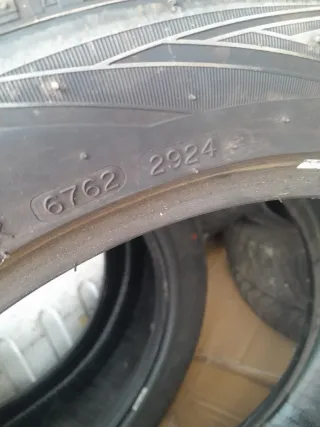 Neumáticos 4 estaciones 245/45R18 100Y
Con 2000km