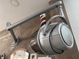 se vende mobiliario de peluquería