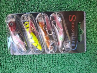 Juego señuelos pesca, cucharillas, peces potera